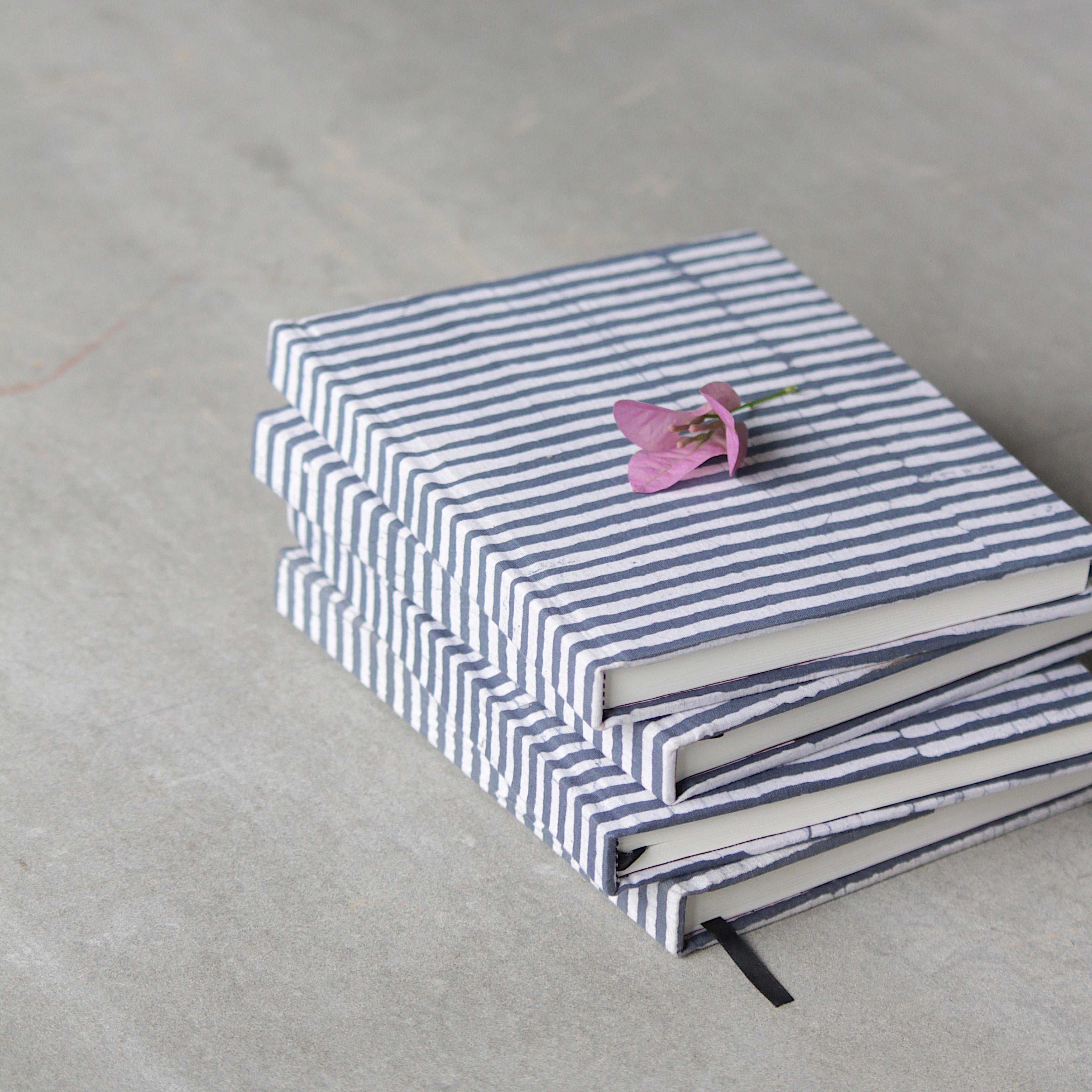 Rayden Keepr Book (Indigo)