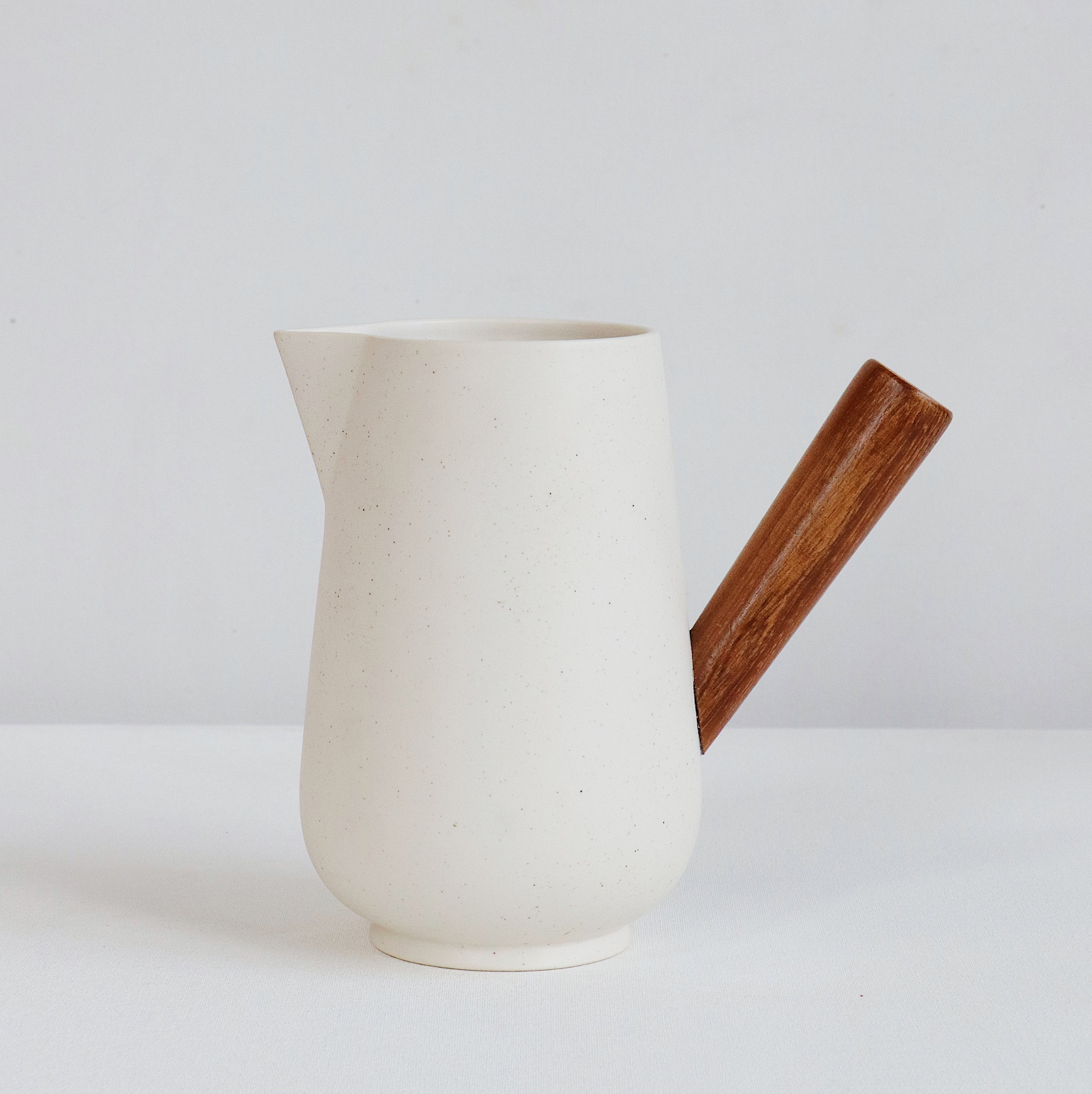 Rayden Urban Tweeter Pitcher