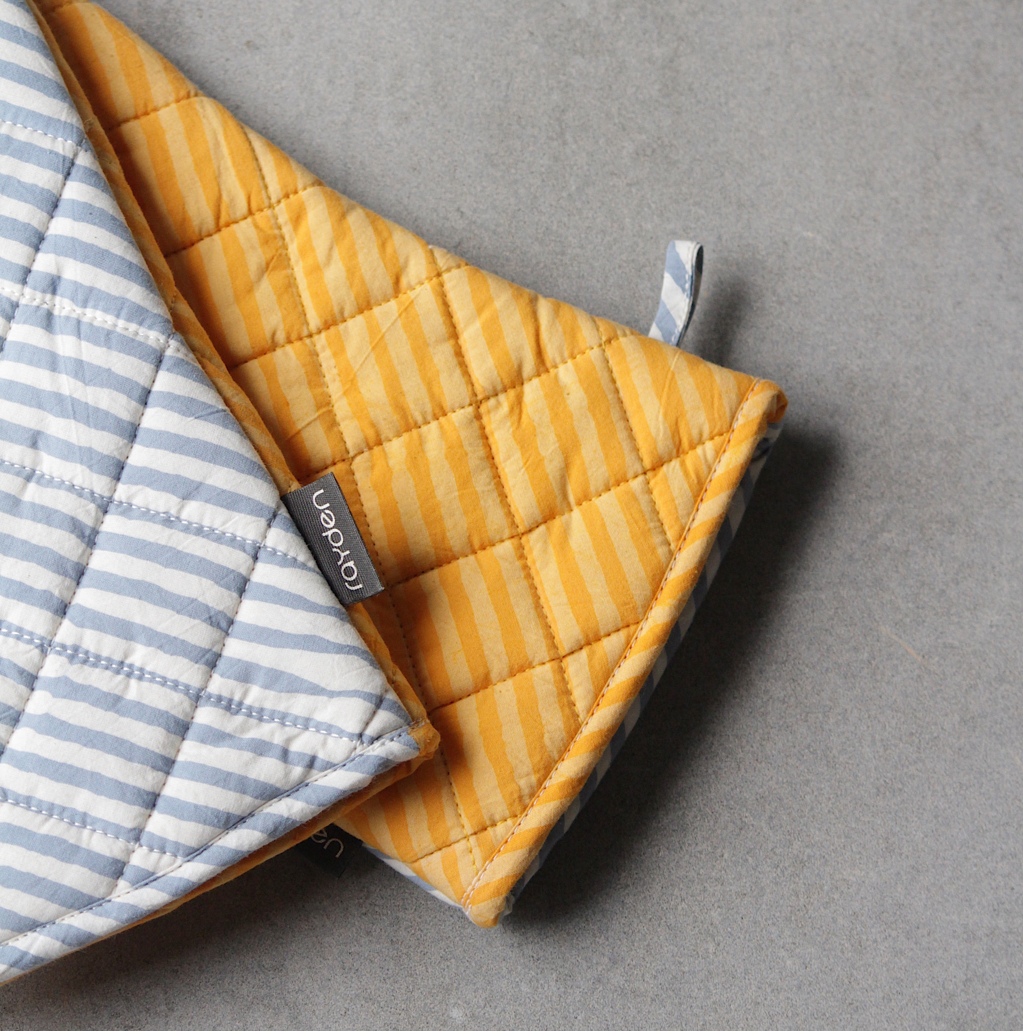 Rayden Basik Pop Mitten (Blue/Rust)