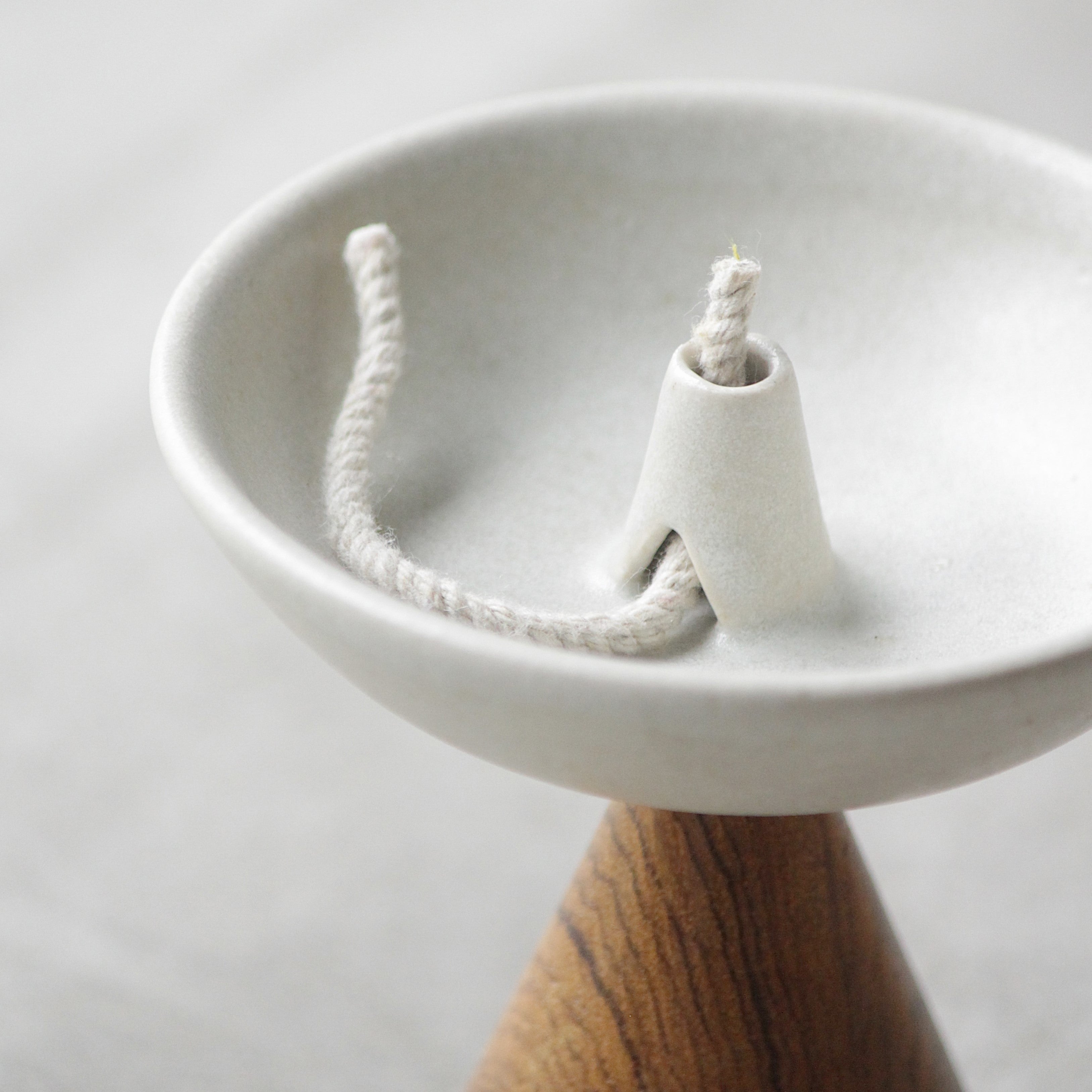 Rayden Urban Tweeter Oil Lamp Small (White)