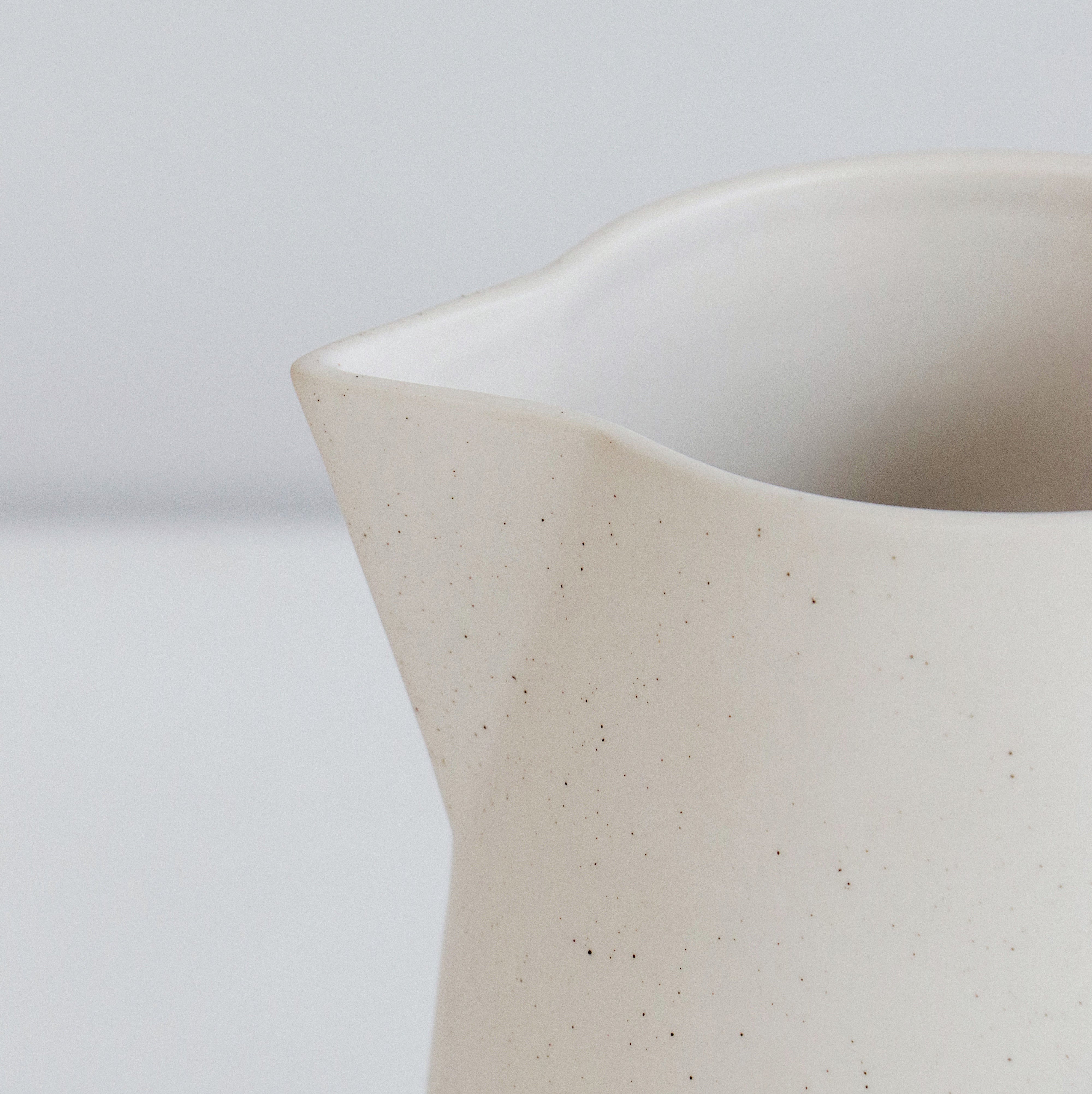 Rayden Urban Tweeter Pitcher