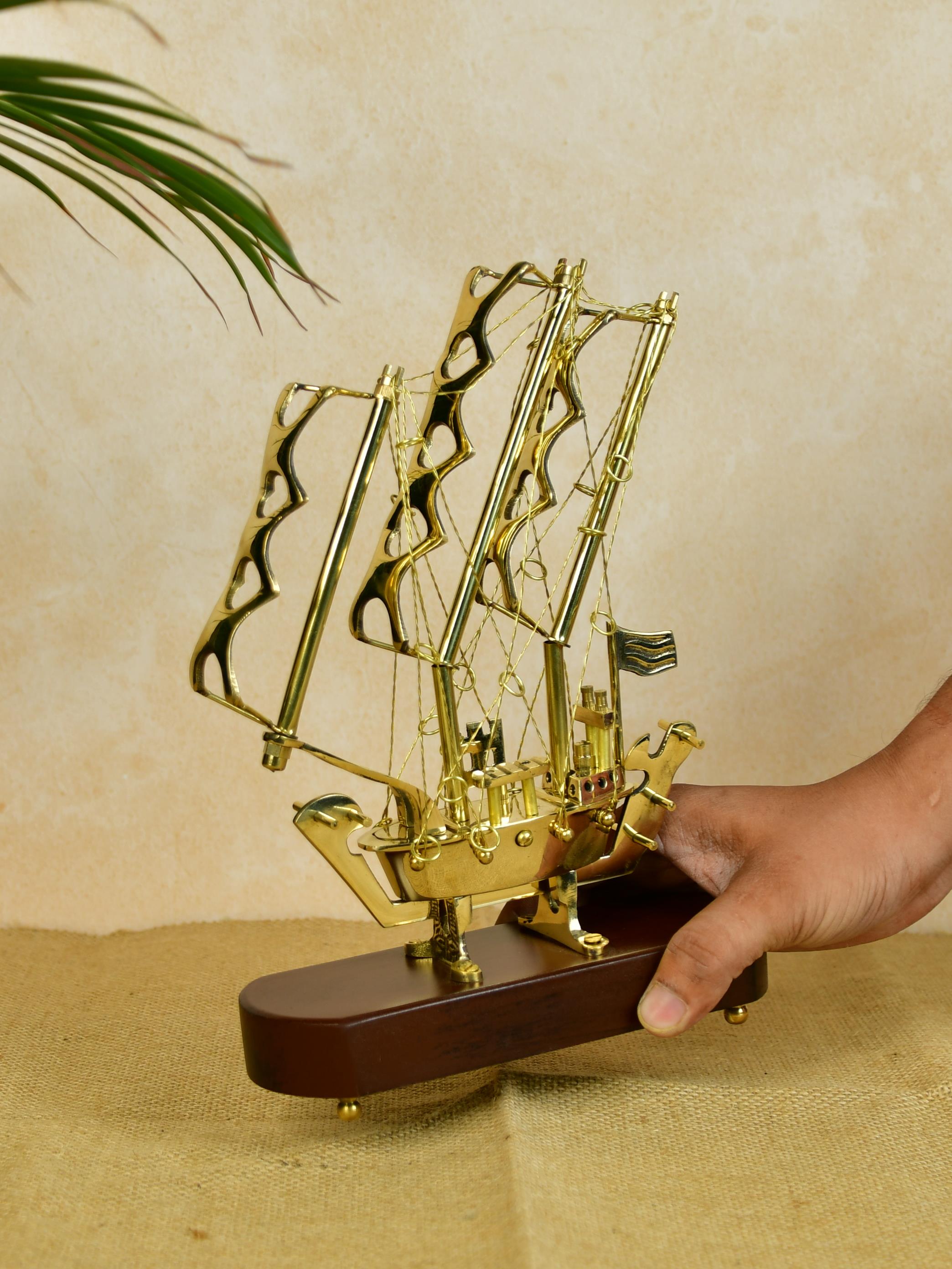 Sowpeace Brass multi sail Ship