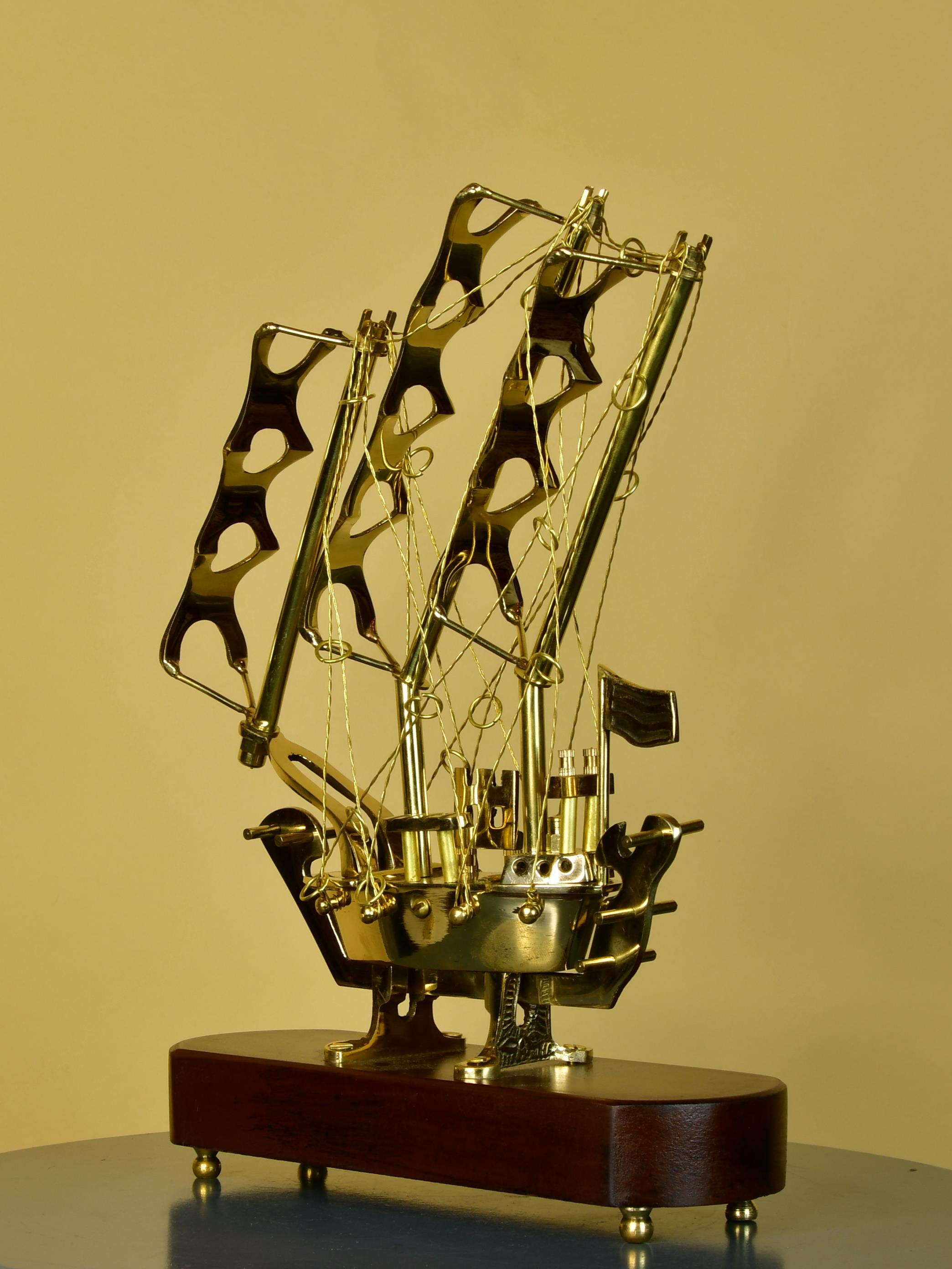 Sowpeace Brass multi sail Ship
