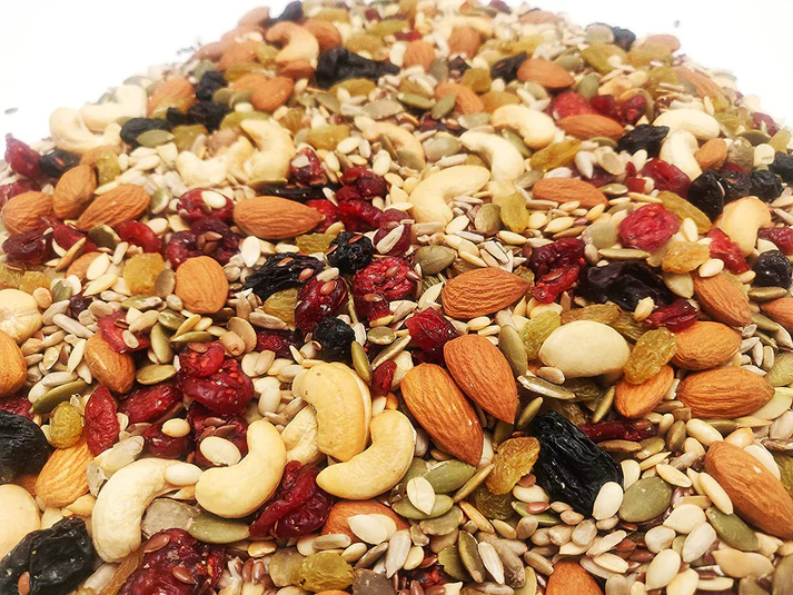 EAT - Eat Any time Mindful Mother Secret Trail Mix - Almond, Cashew, Raisins , Berries, 7 Seeds | Weight Management |Rich in Vitamin B & E |Rich in Minerals |Full of antioxidants | High in Protein | High in Fiber - 200g