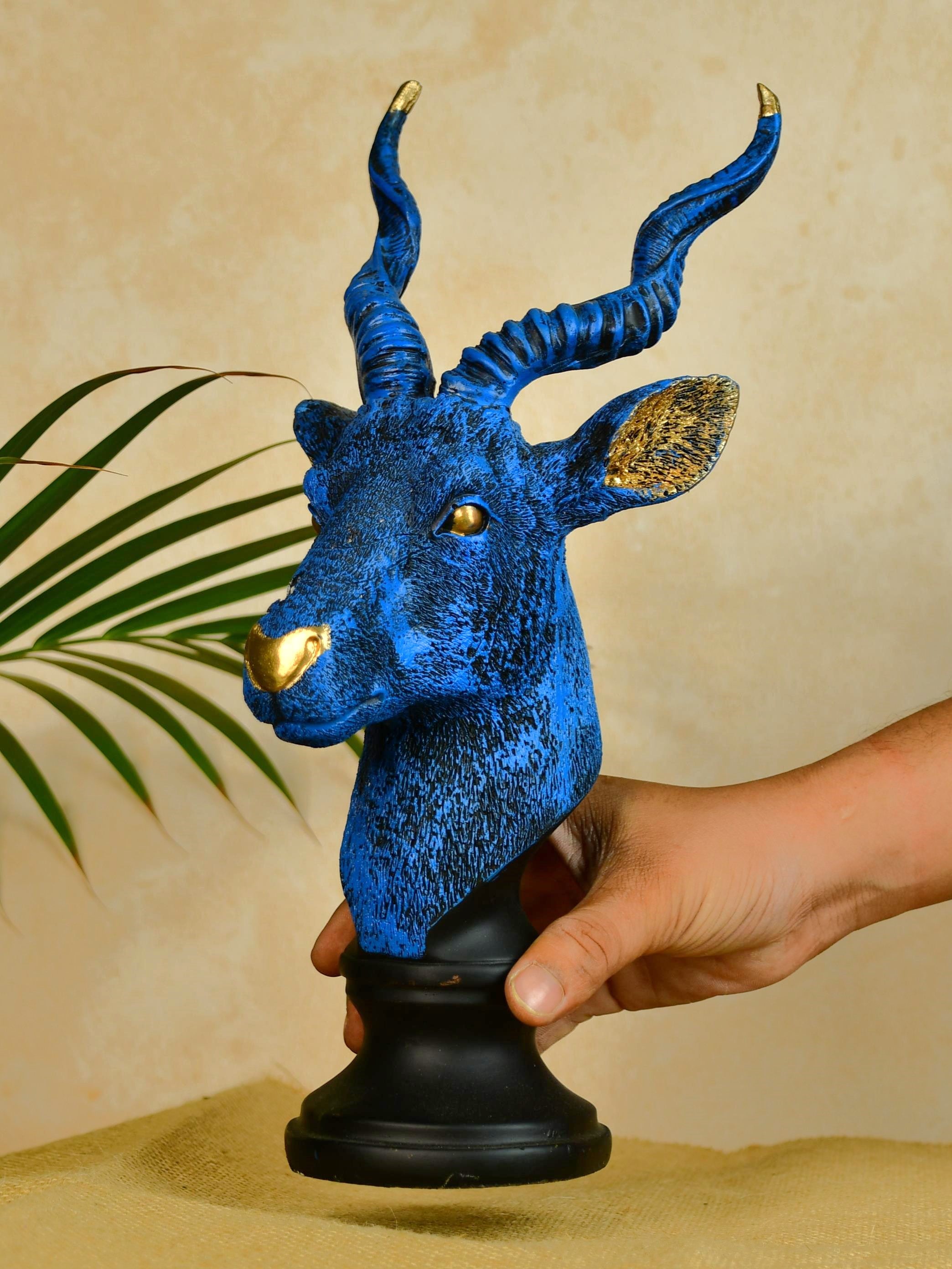 Sowpeace Resin Deer Bust