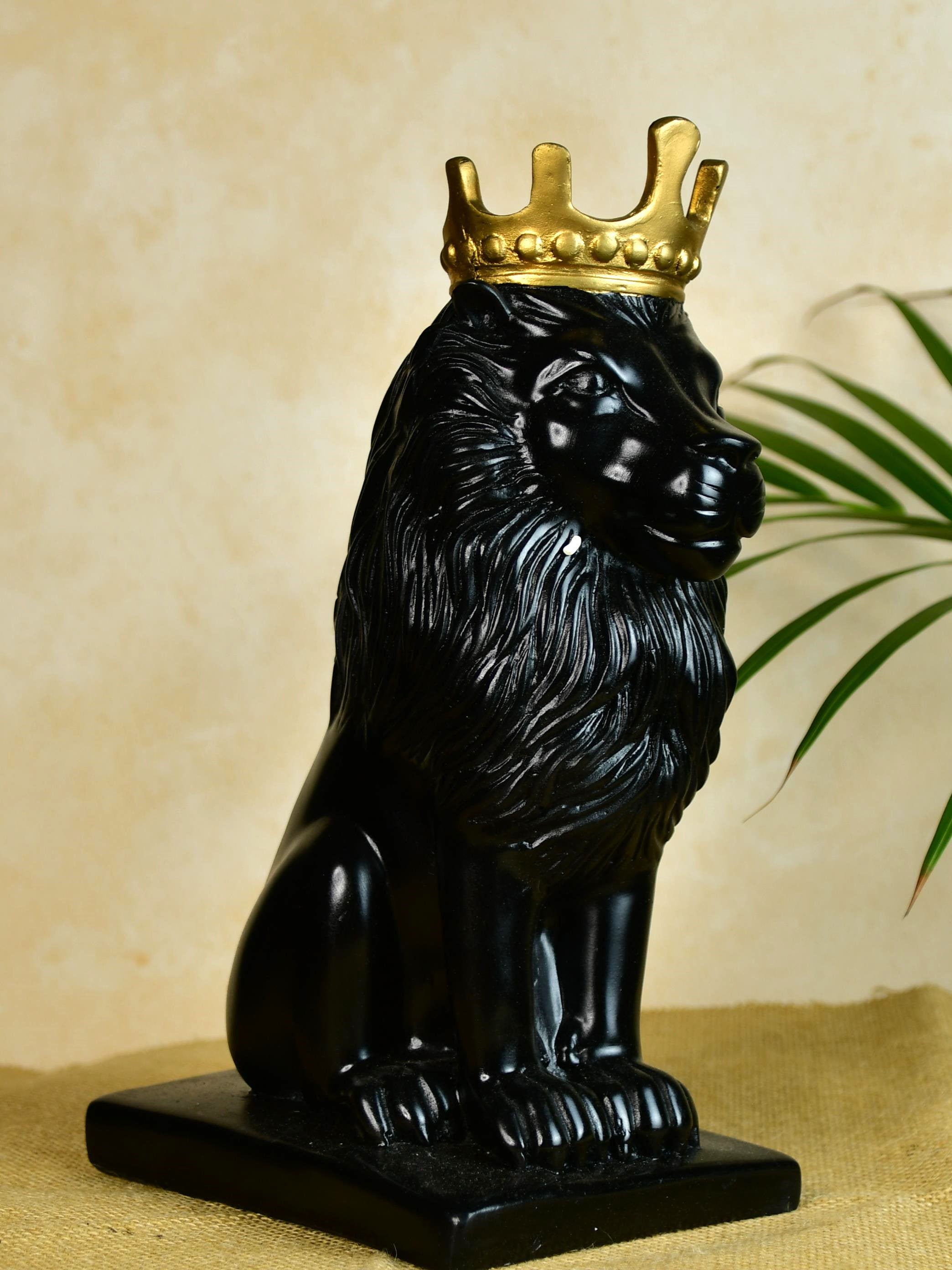 Sowpeace Black Lion Showpiece