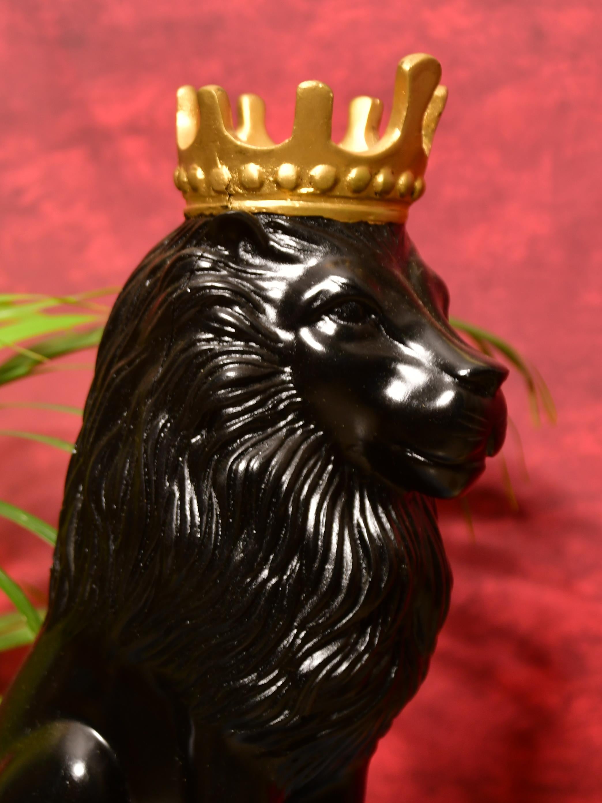 Sowpeace Black Lion Showpiece