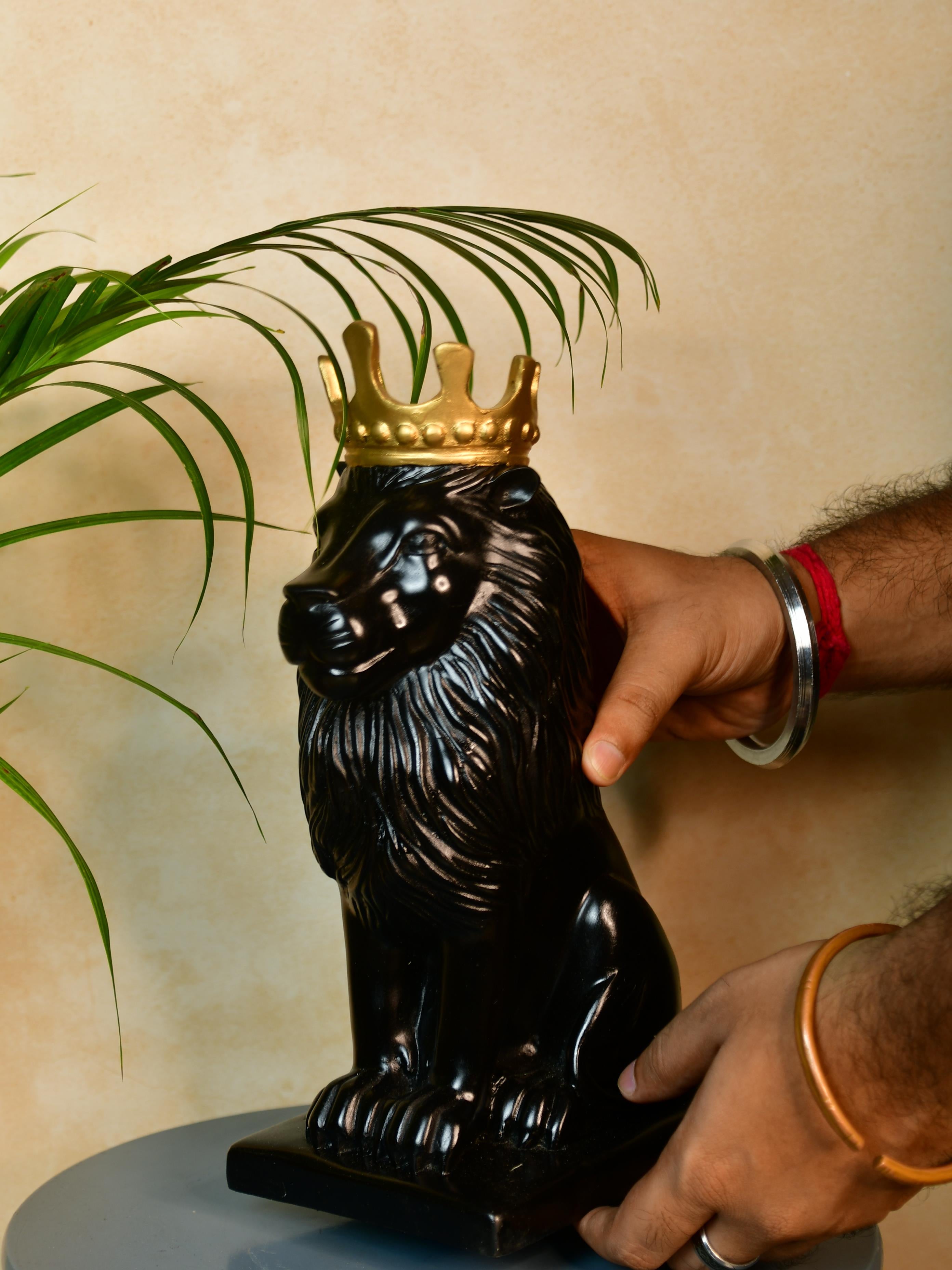 Sowpeace Black Lion Showpiece