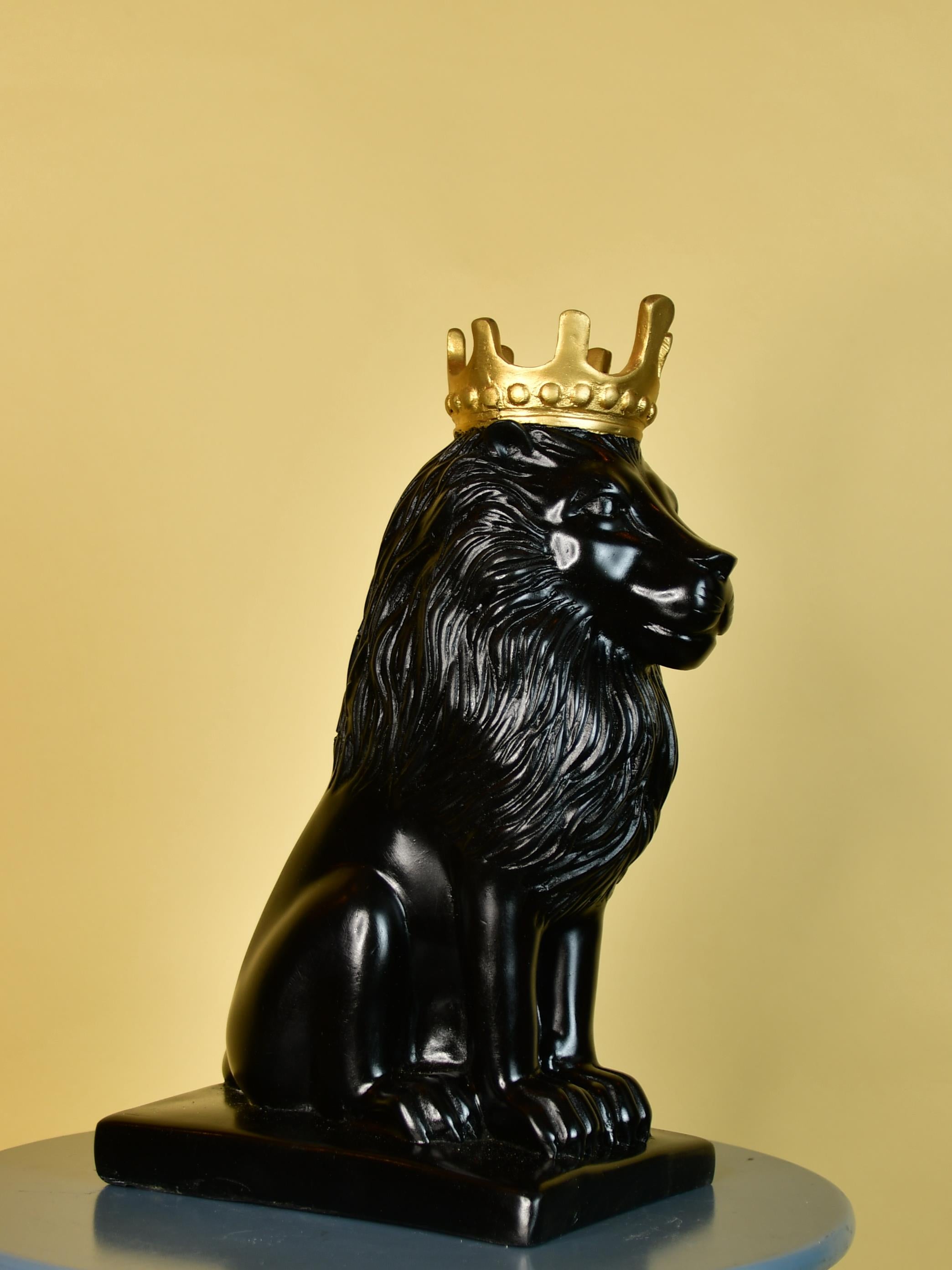 Sowpeace Black Lion Showpiece