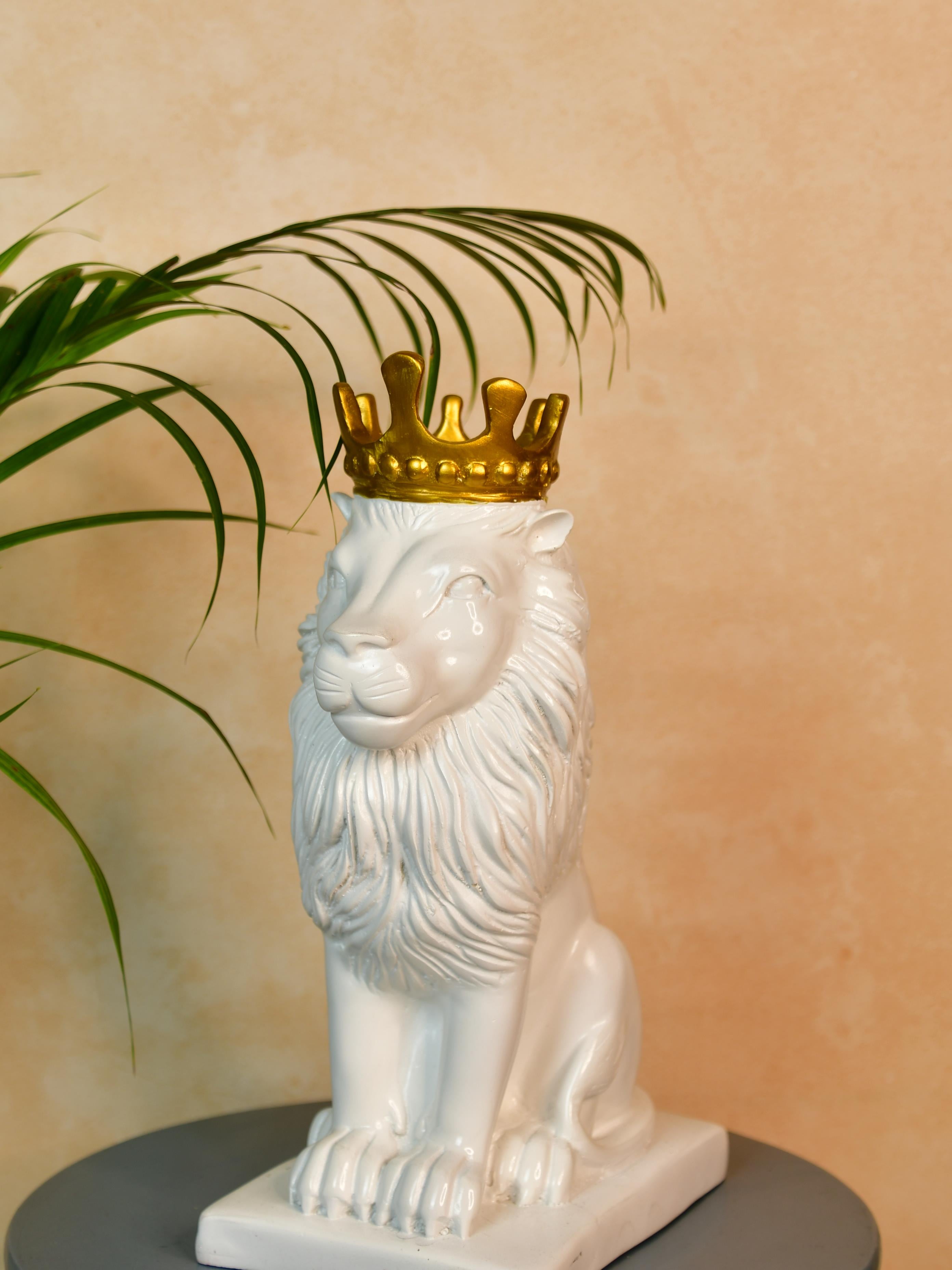 Sowpeace White Lion Showpiece