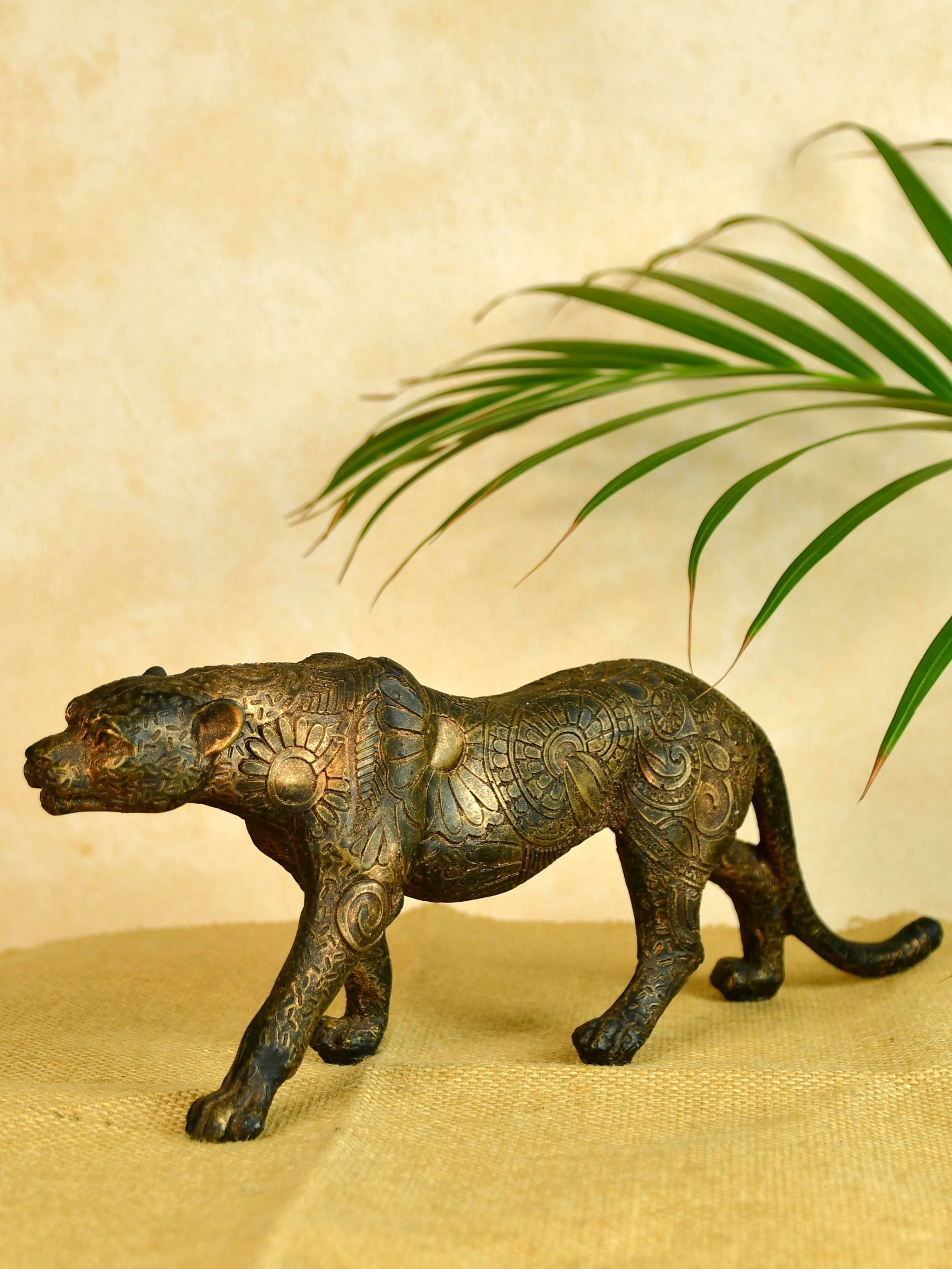Sowpeace Resin Panther Decor