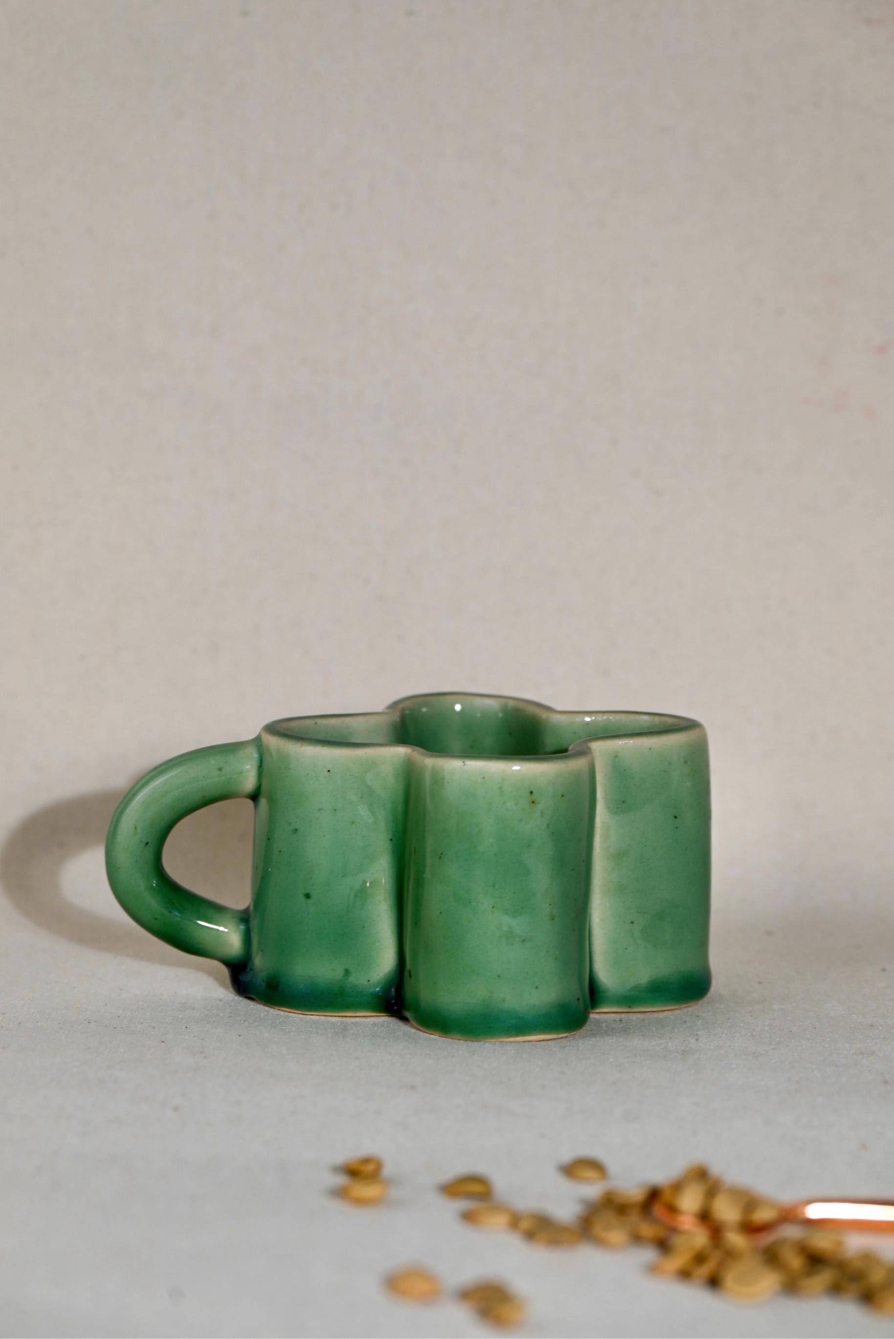The Orby House Daisy Mug: Green