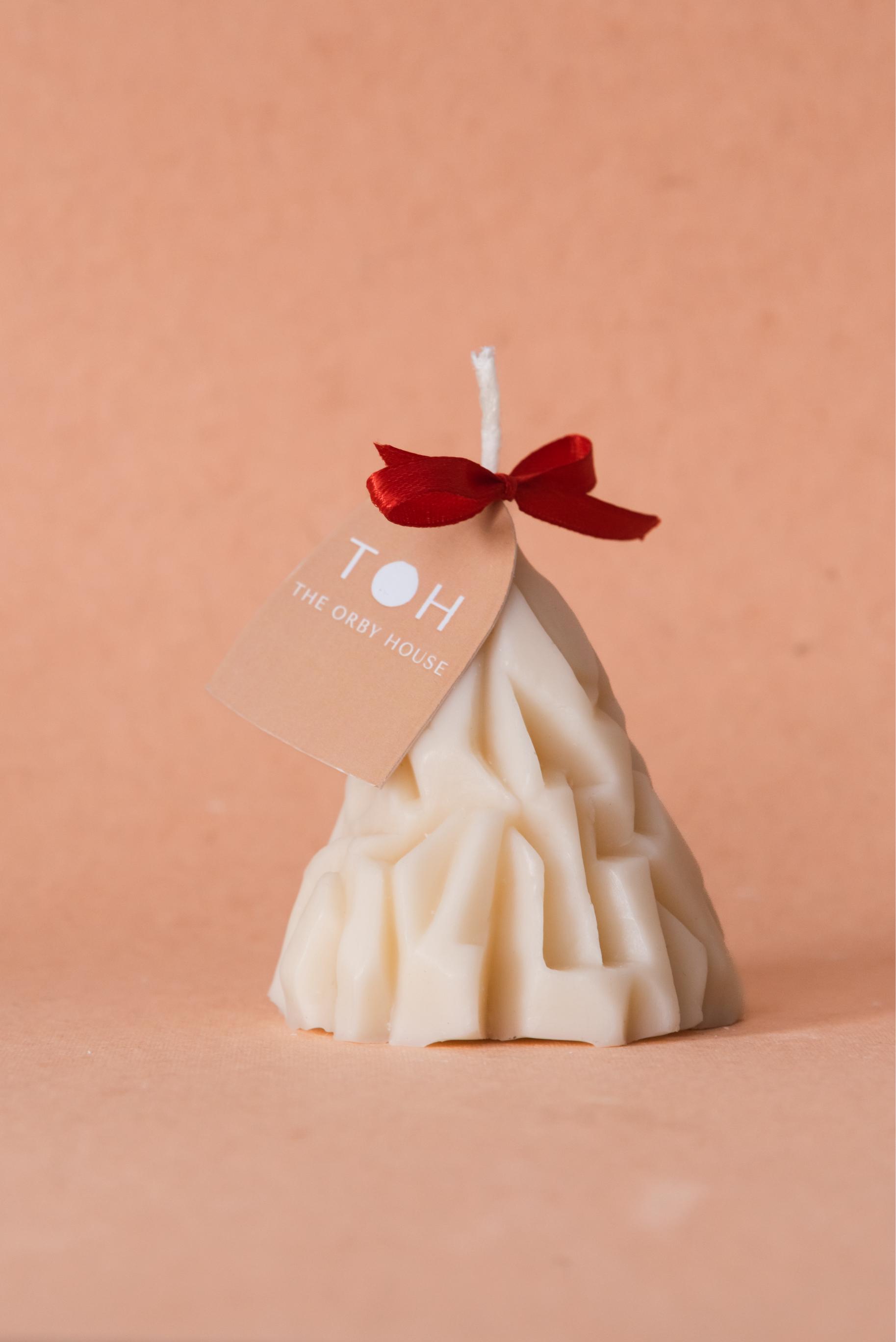 The Orby House Mountain Pillar Candle: Chamapgne Dream