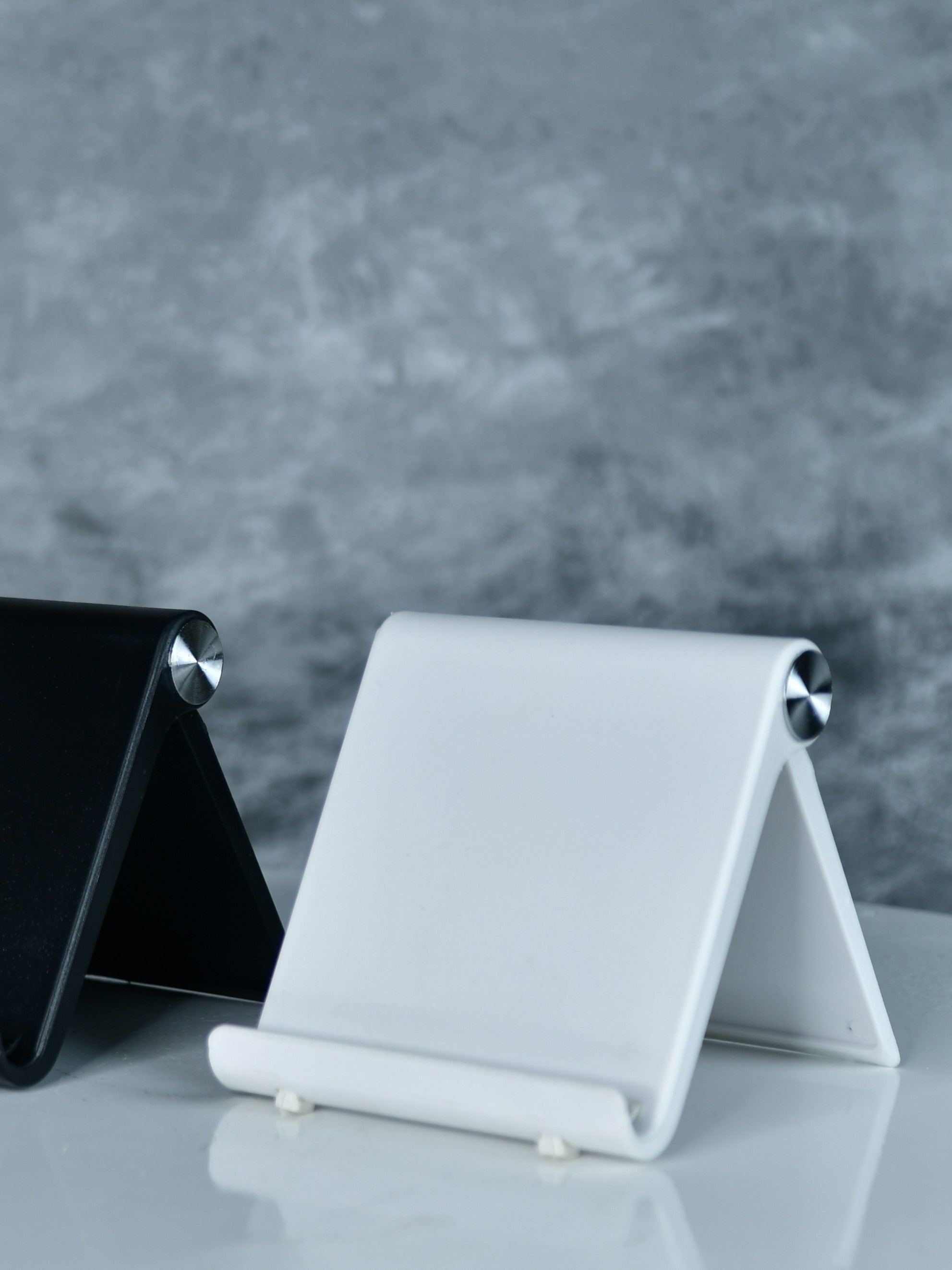 Sowpeace Trendy Adjustable Silver Tablet Stand with White Hinges