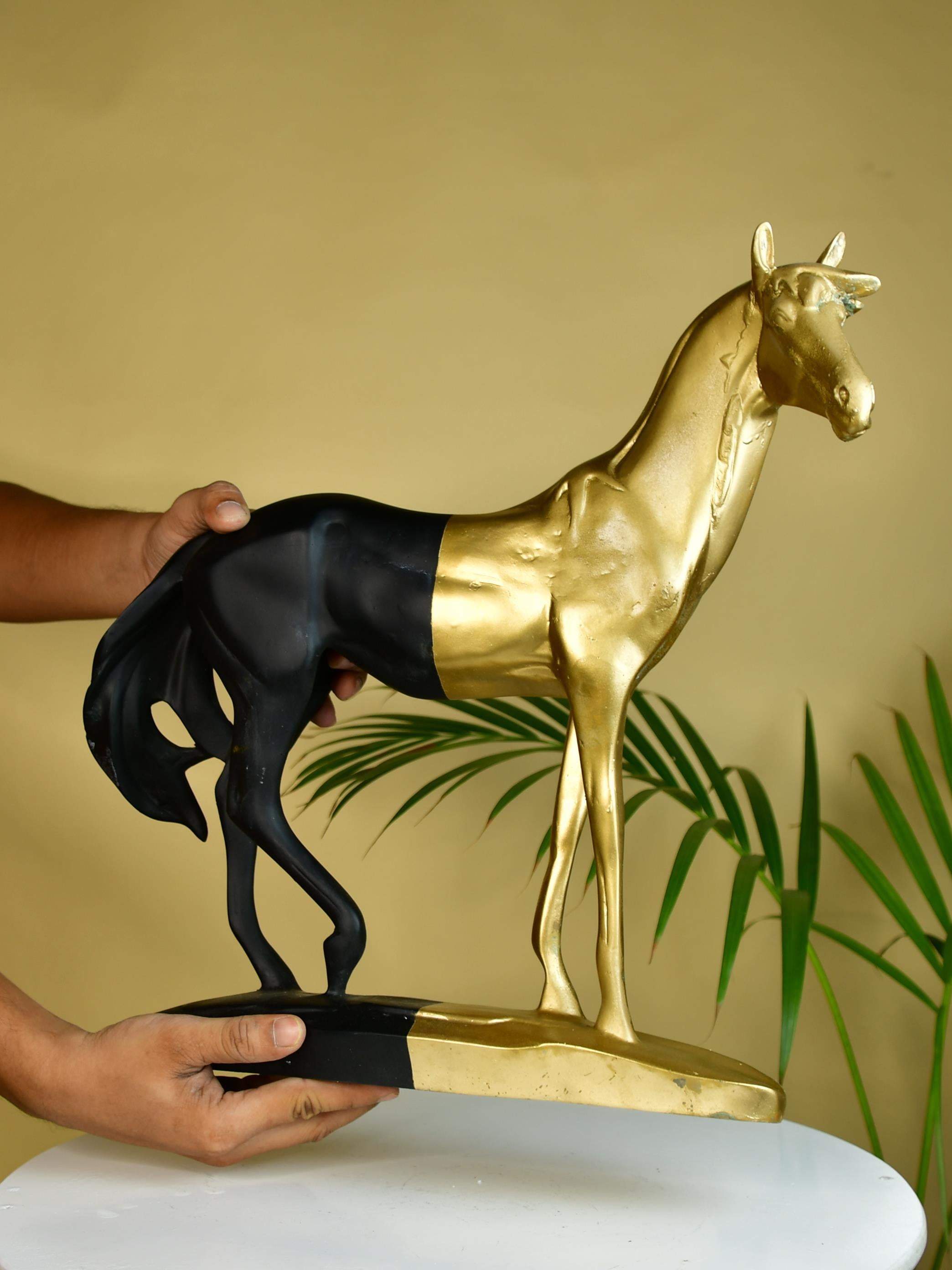 Sowpeace Black Bull Decor